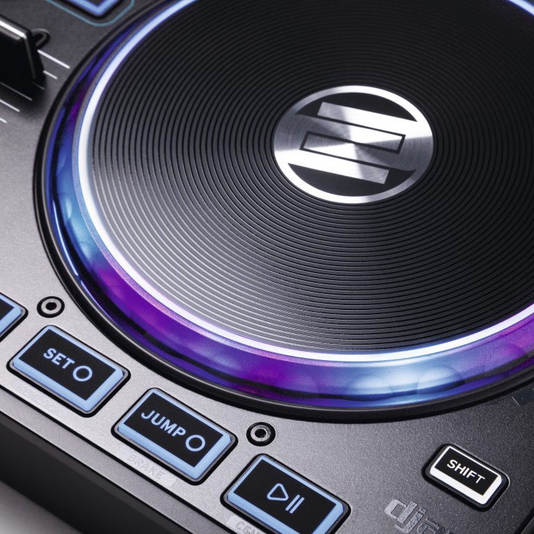 Фото Профессиональный DJ контроллер Reloop Beatpad 2 для IPAD, Mac / PC и платформы Android