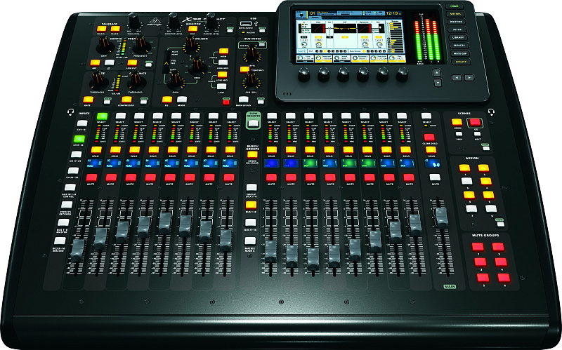 Фото Цифровой микшерный пульт Behringer X32 Compact