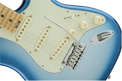 FENDER American Elite Stratocaster®, Maple Fingerboard, Sky Burst Metallic